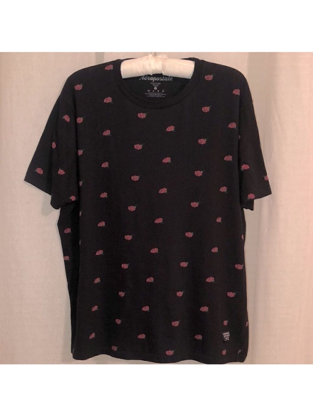 Aero L Cotton Black Rose Bud Short Sleeve Tee